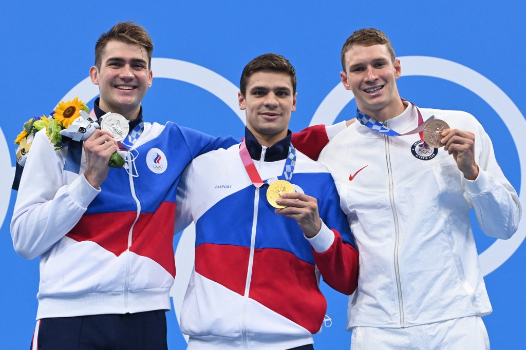 El nadador Evgeny Rylov ganó la medalla de oro en los 100 metros espalda de los Juegos Olímpicos - Vimarsana News